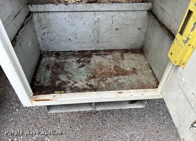 image for item DO6693 2007 International 4300 forestry bucket truck