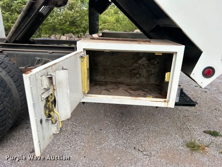 image for item DO6693 2007 International 4300 forestry bucket truck