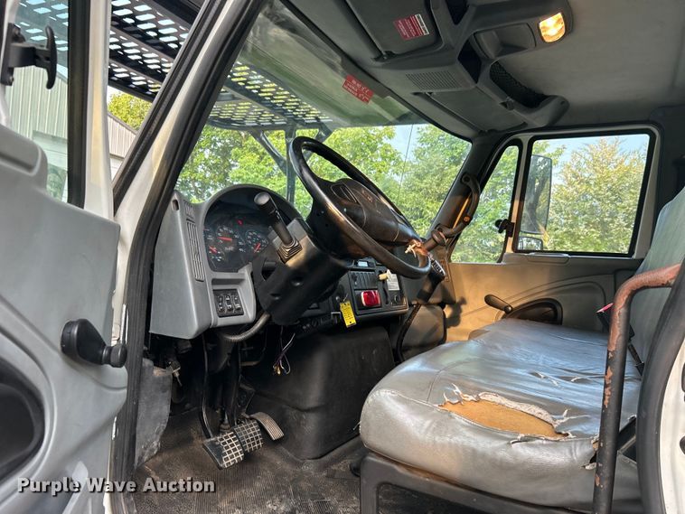 image for item DO6693 2007 International 4300 forestry bucket truck