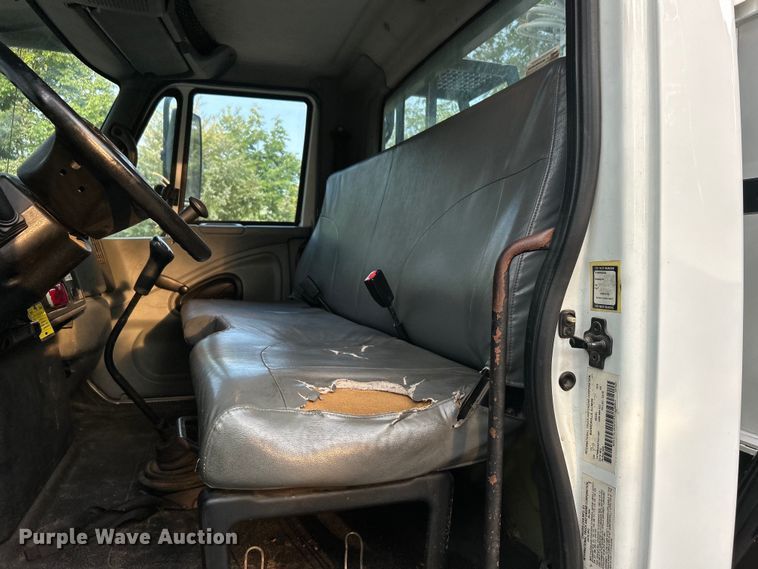 image for item DO6693 2007 International 4300 forestry bucket truck