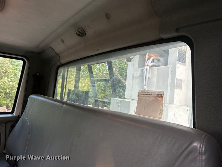 image for item DO6693 2007 International 4300 forestry bucket truck