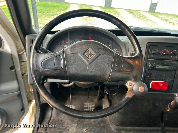 image for item DO6693 2007 International 4300 forestry bucket truck