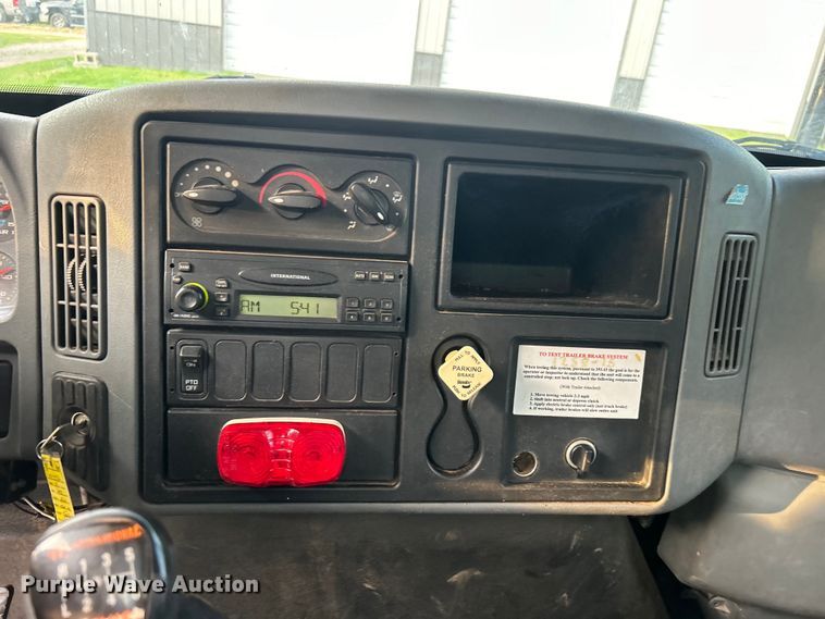 image for item DO6693 2007 International 4300 forestry bucket truck