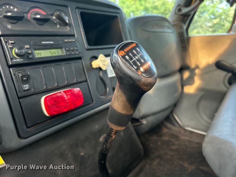 image for item DO6693 2007 International 4300 forestry bucket truck