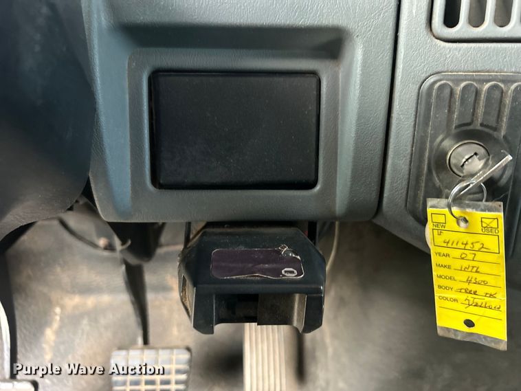 image for item DO6693 2007 International 4300 forestry bucket truck