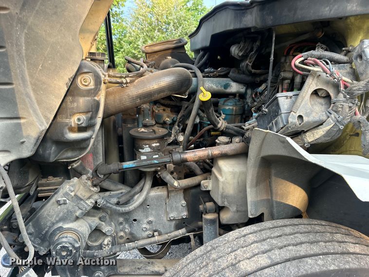 image for item DO6693 2007 International 4300 forestry bucket truck