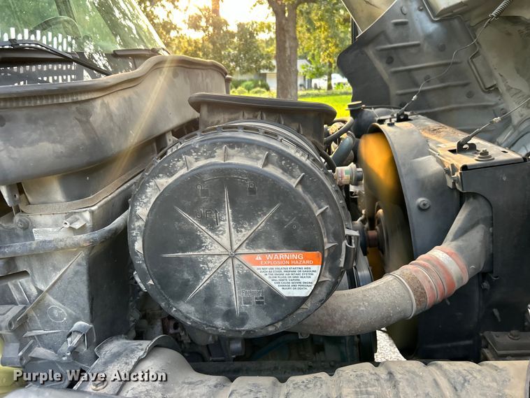 image for item DO6693 2007 International 4300 forestry bucket truck