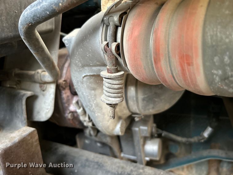 image for item DO6693 2007 International 4300 forestry bucket truck