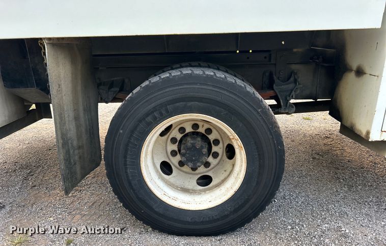 image for item DO6693 2007 International 4300 forestry bucket truck