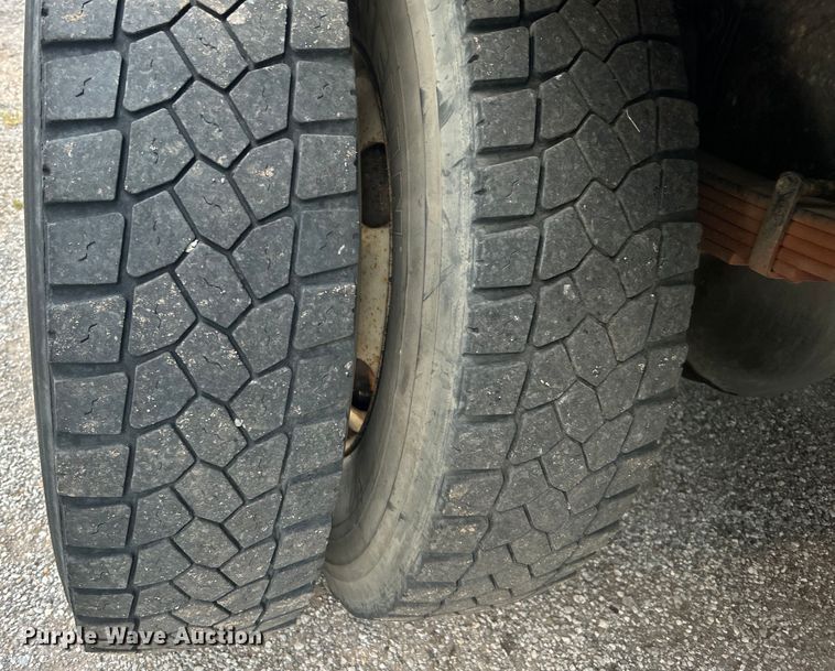 image for item DO6693 2007 International 4300 forestry bucket truck