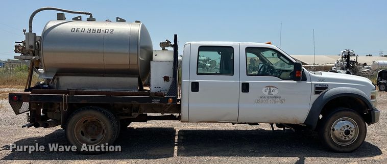 image for item DO6998 2008 Ford F550 Super Duty Crew Cab flatbed truck