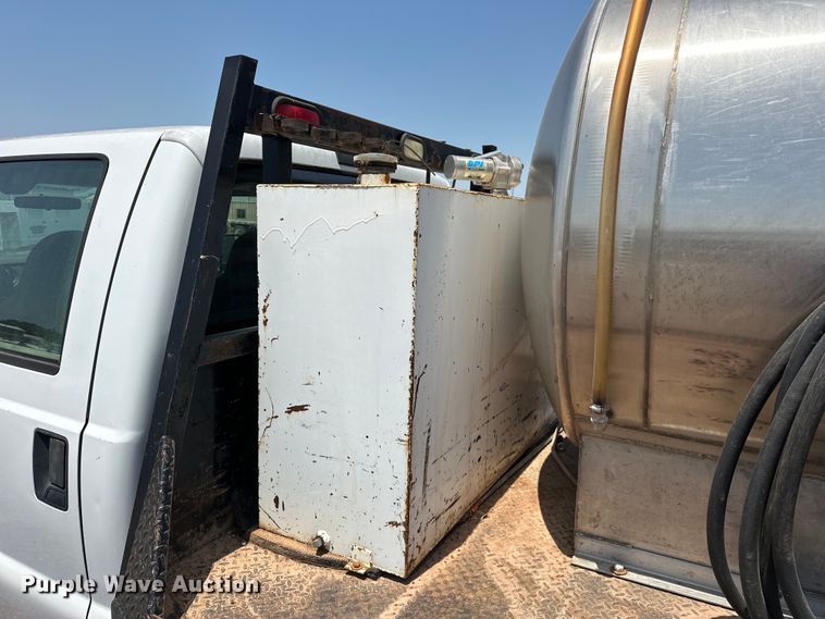 image for item DO6998 2008 Ford F550 Super Duty Crew Cab flatbed truck