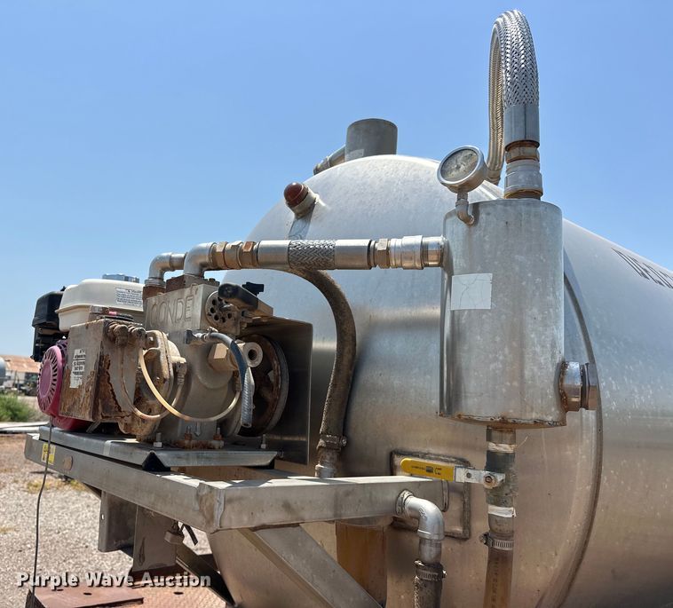 image for item DO6998 2008 Ford F550 Super Duty Crew Cab flatbed truck