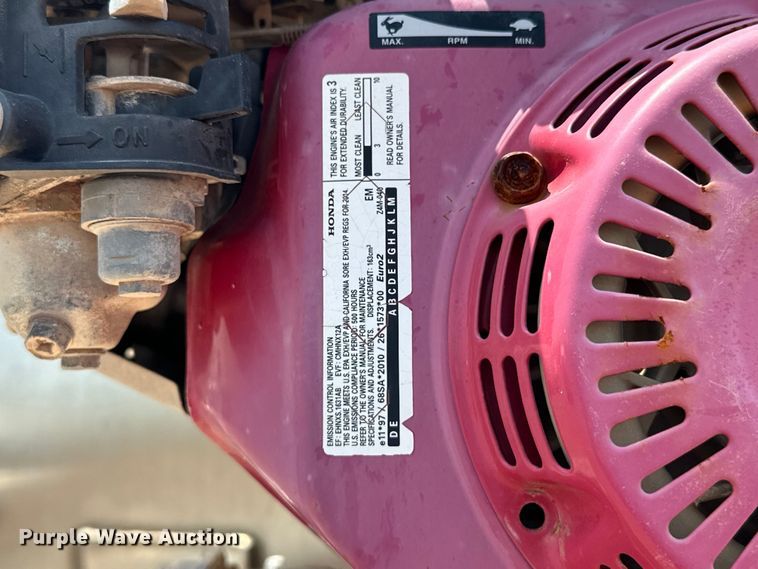 image for item DO6998 2008 Ford F550 Super Duty Crew Cab flatbed truck