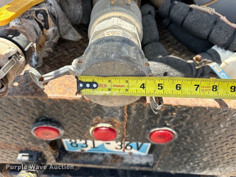 image for item DO6998 2008 Ford F550 Super Duty Crew Cab flatbed truck