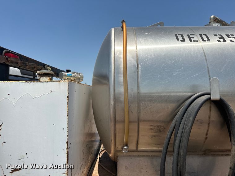 image for item DO6998 2008 Ford F550 Super Duty Crew Cab flatbed truck