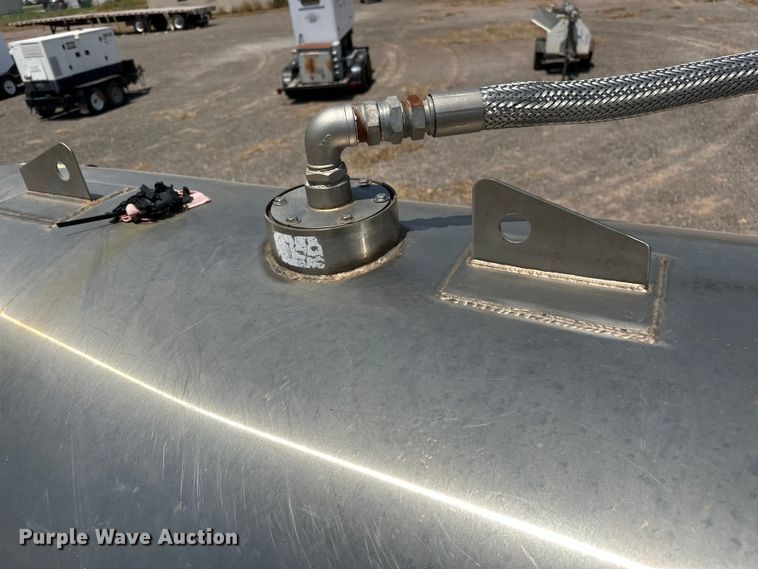 image for item DO6998 2008 Ford F550 Super Duty Crew Cab flatbed truck