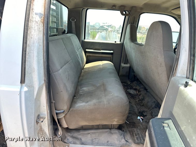 image for item DO6998 2008 Ford F550 Super Duty Crew Cab flatbed truck