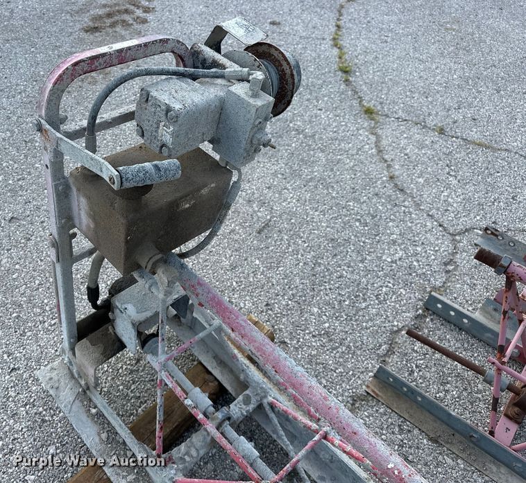 image for item DO7147 Razorback  12 HED truss screed 