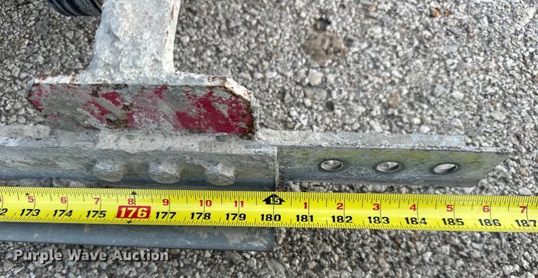 image for item DO7147 Razorback  12 HED truss screed 