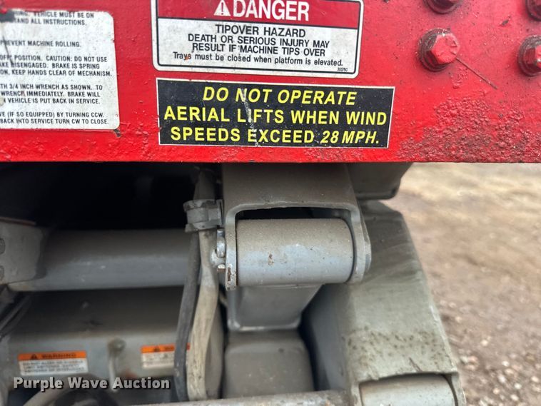 image for item DP8443 2004 Skyjack SJ3220 scissor lift