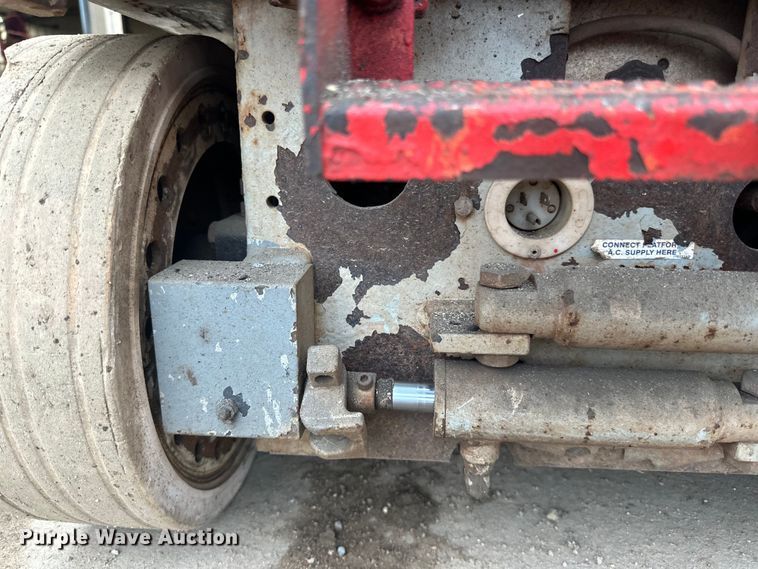 image for item DP8443 2004 Skyjack SJ3220 scissor lift