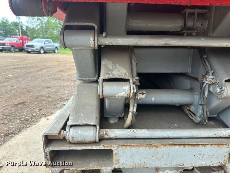 image for item DP8443 2004 Skyjack SJ3220 scissor lift