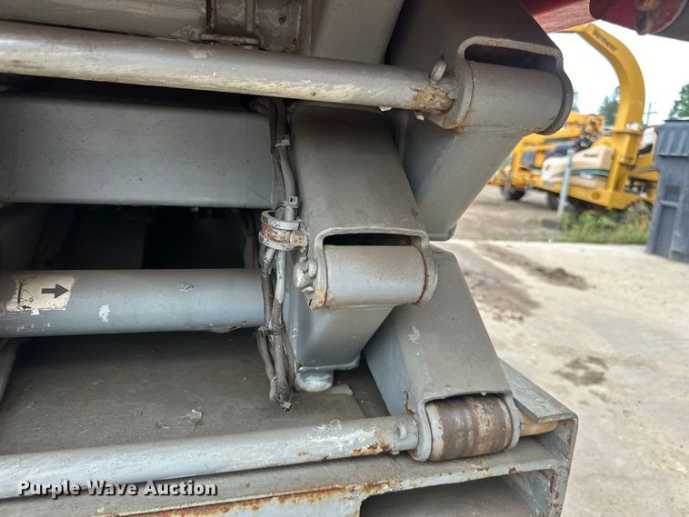 image for item DP8443 2004 Skyjack SJ3220 scissor lift