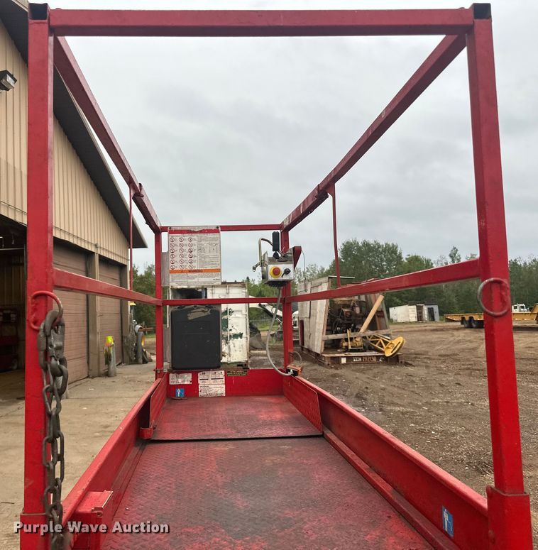image for item DP8443 2004 Skyjack SJ3220 scissor lift