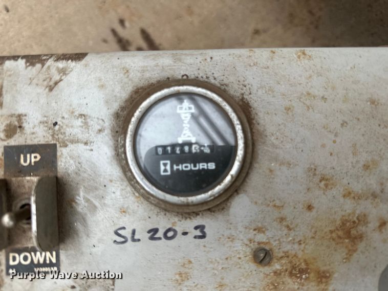 image for item DP8443 2004 Skyjack SJ3220 scissor lift