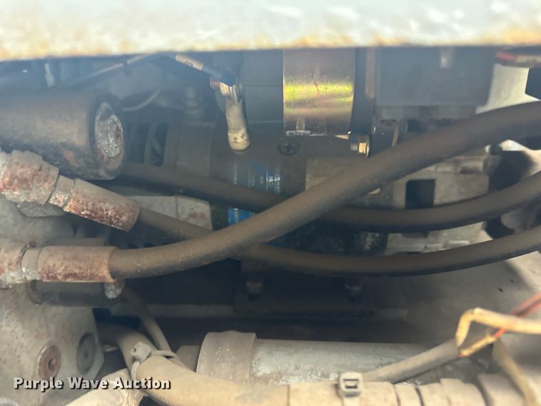 image for item DP8443 2004 Skyjack SJ3220 scissor lift