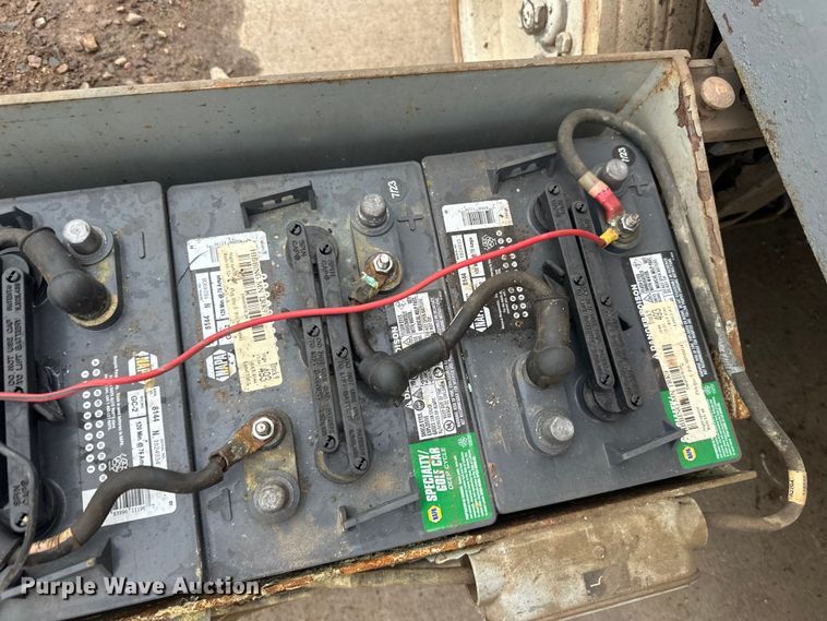 image for item DP8443 2004 Skyjack SJ3220 scissor lift