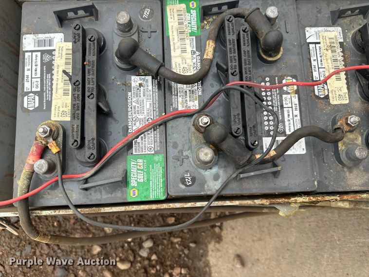 image for item DP8443 2004 Skyjack SJ3220 scissor lift