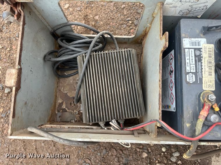 image for item DP8443 2004 Skyjack SJ3220 scissor lift