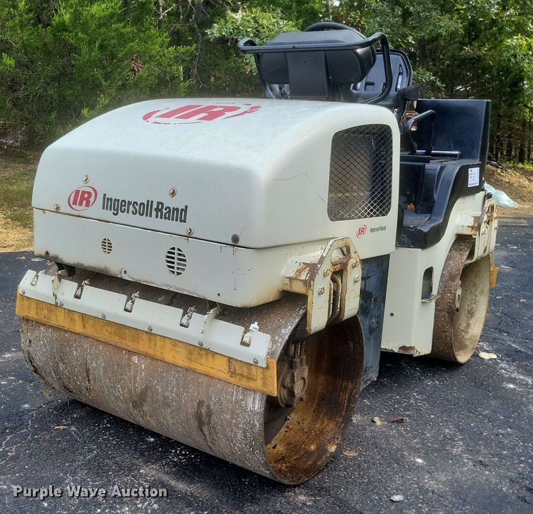 image for item DQ3622 2000 Ingersoll Rand  DD-30 double drum vibratory roller