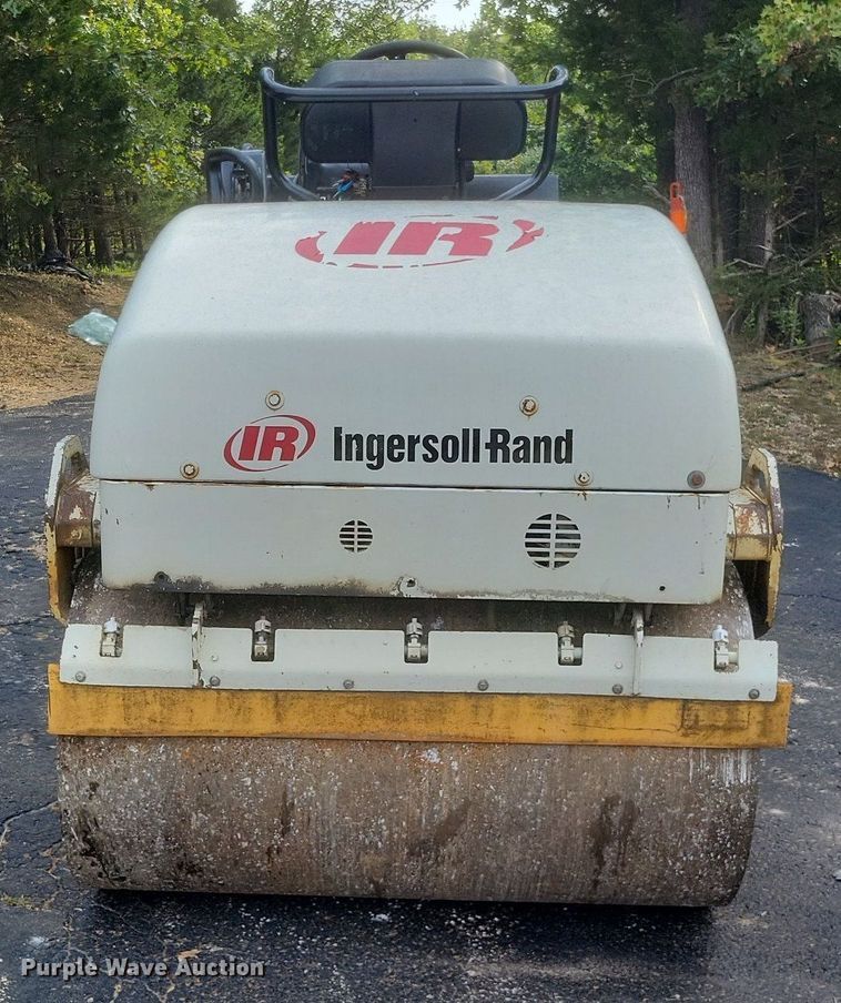 image for item DQ3622 2000 Ingersoll Rand  DD-30 double drum vibratory roller