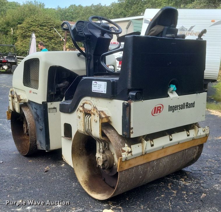 image for item DQ3622 2000 Ingersoll Rand  DD-30 double drum vibratory roller