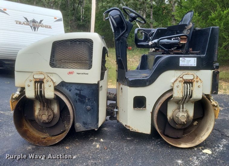 image for item DQ3622 2000 Ingersoll Rand  DD-30 double drum vibratory roller
