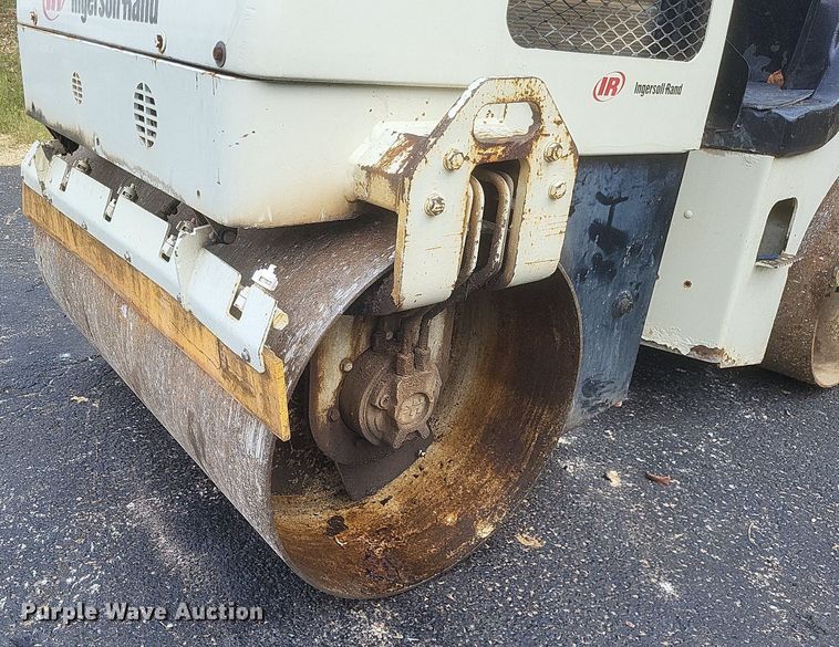 image for item DQ3622 2000 Ingersoll Rand  DD-30 double drum vibratory roller