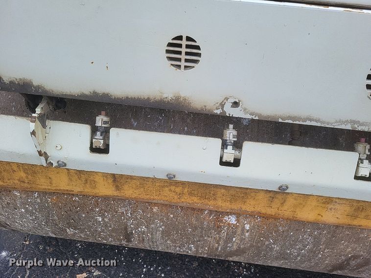 image for item DQ3622 2000 Ingersoll Rand  DD-30 double drum vibratory roller