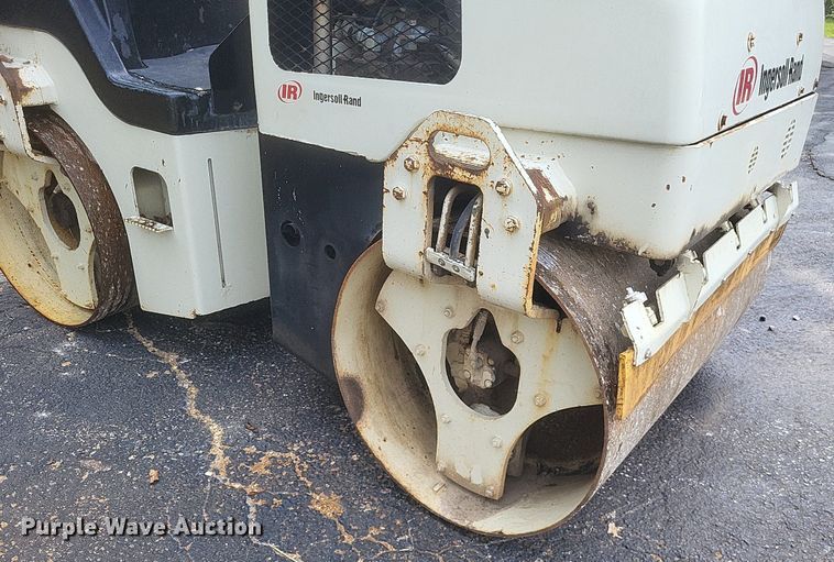 image for item DQ3622 2000 Ingersoll Rand  DD-30 double drum vibratory roller