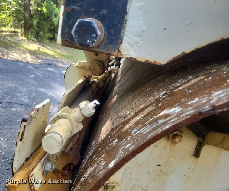 image for item DQ3622 2000 Ingersoll Rand  DD-30 double drum vibratory roller