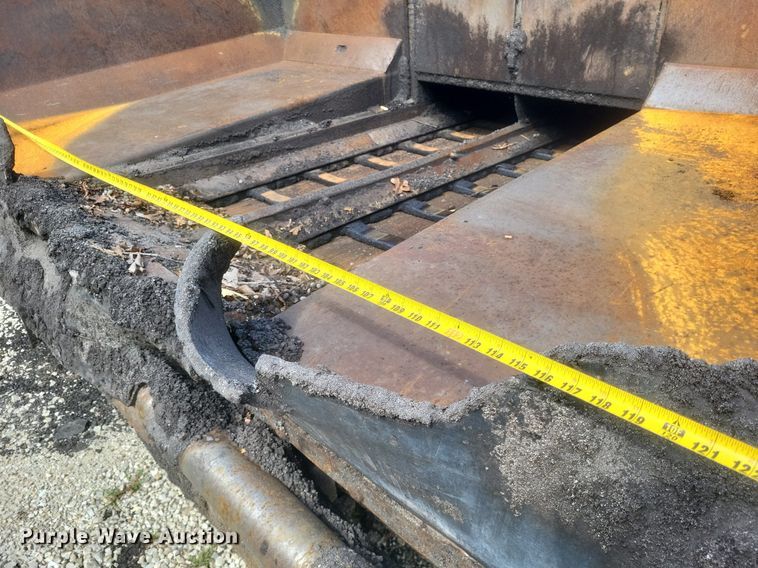 image for item DQ3624 1998 Caterpillar BG-225C paver