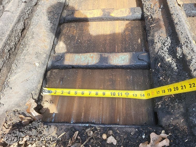 image for item DQ3624 1998 Caterpillar BG-225C paver