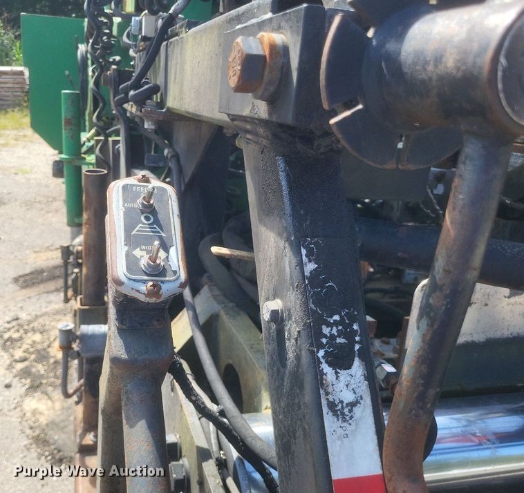 image for item DQ3624 1998 Caterpillar BG-225C paver