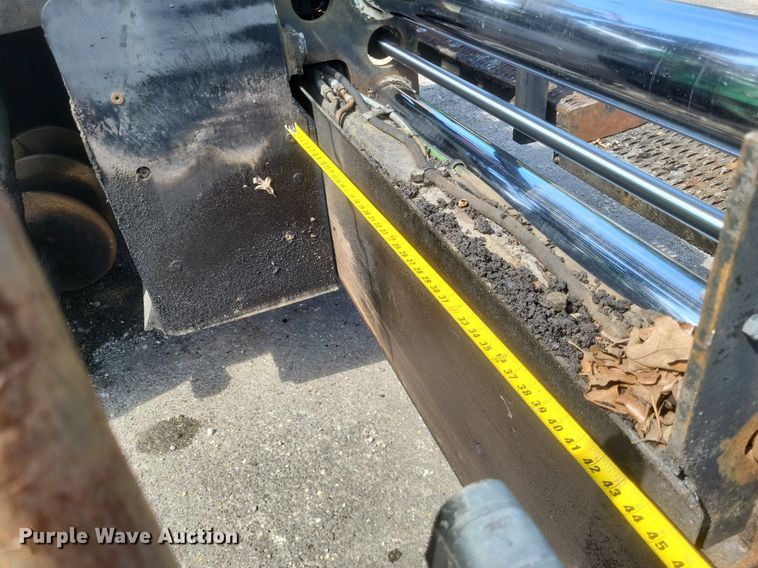 image for item DQ3624 1998 Caterpillar BG-225C paver