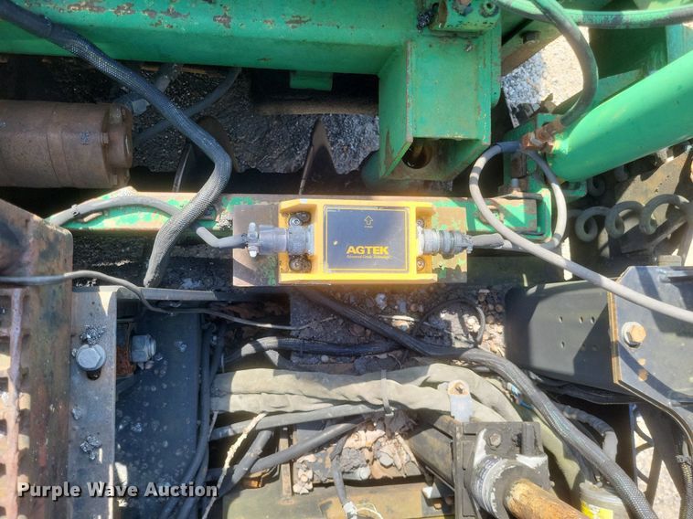 image for item DQ3624 1998 Caterpillar BG-225C paver