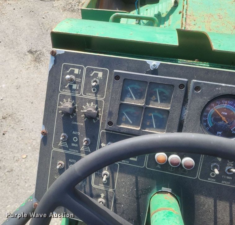 image for item DQ3624 1998 Caterpillar BG-225C paver