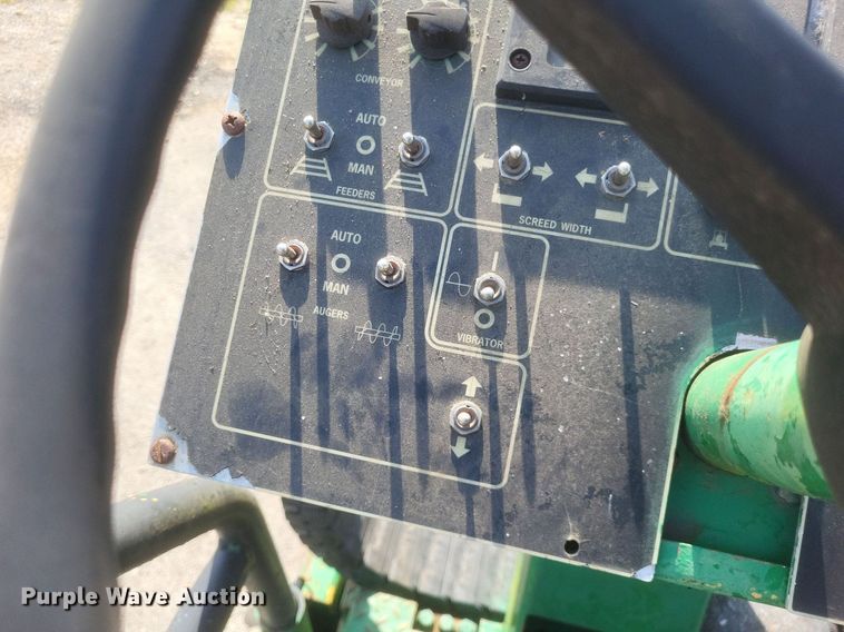 image for item DQ3624 1998 Caterpillar BG-225C paver