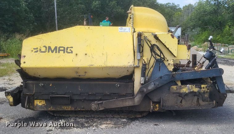 image for item DQ3625 2007 Bomag 814-2 paver